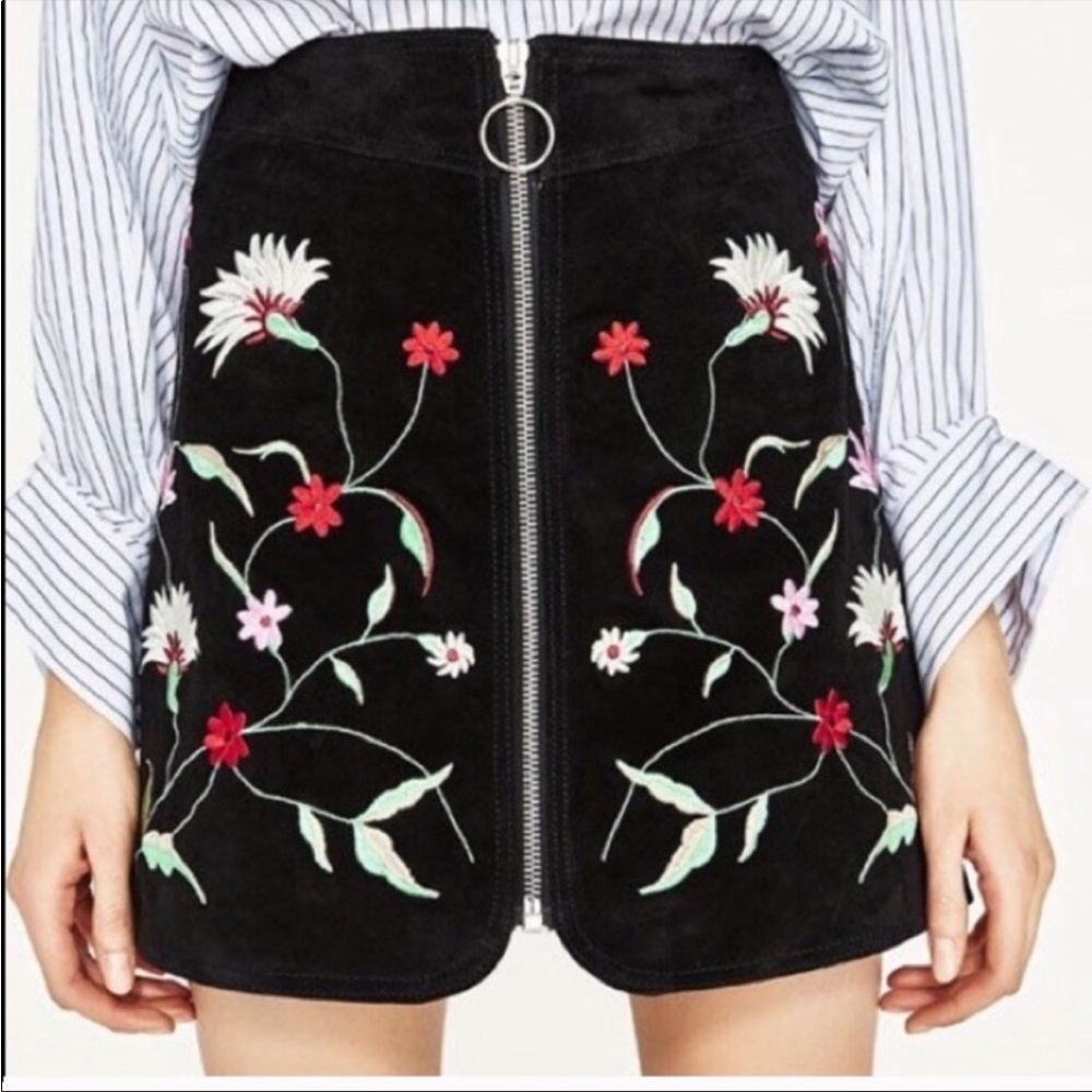 Zara Suede Front Zip Embroidered Mini Skirt in Black